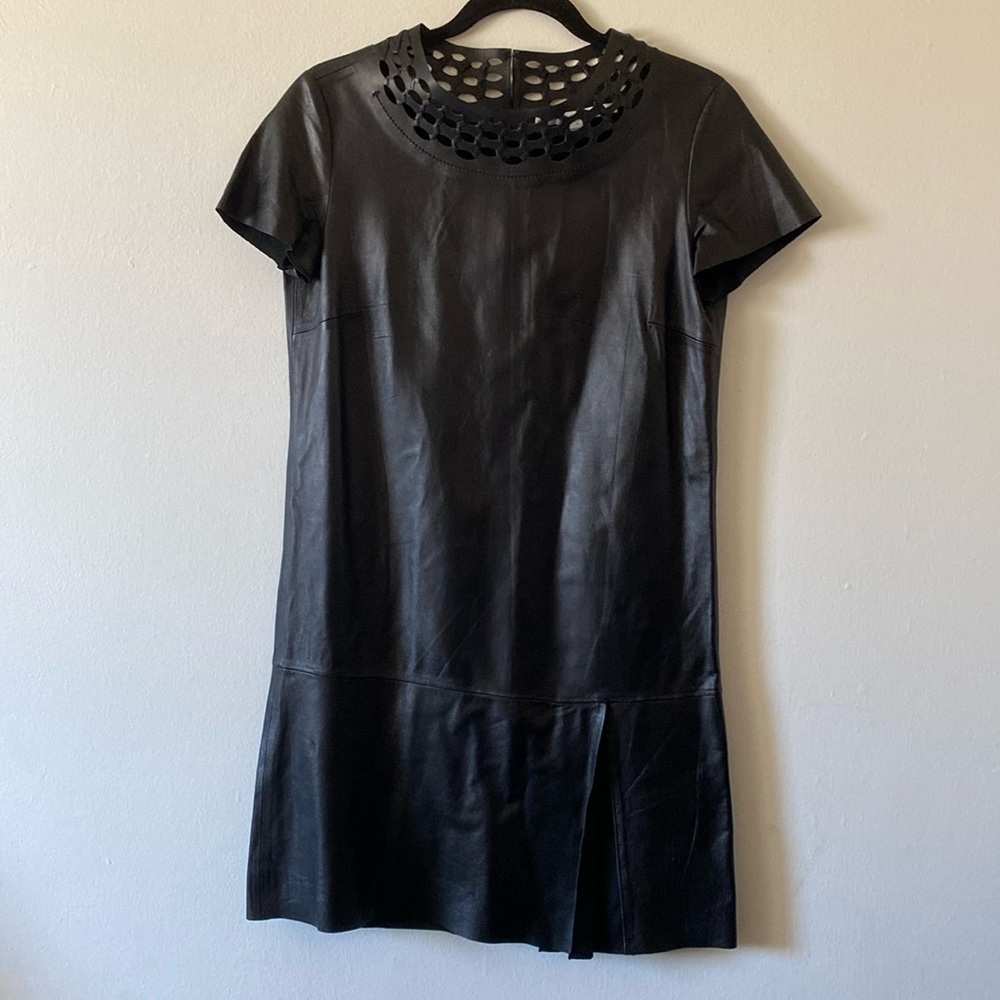 Diane von Furstenberg yvanna leather shift cut-out Dress / Size 4 - Picture 2 of 11